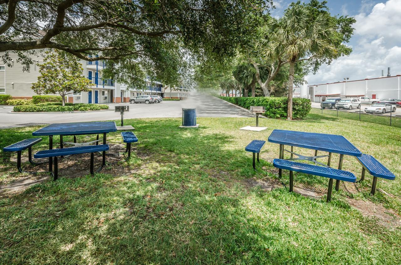 Tampa Bay Extended Stay Hotel Largo Exterior photo